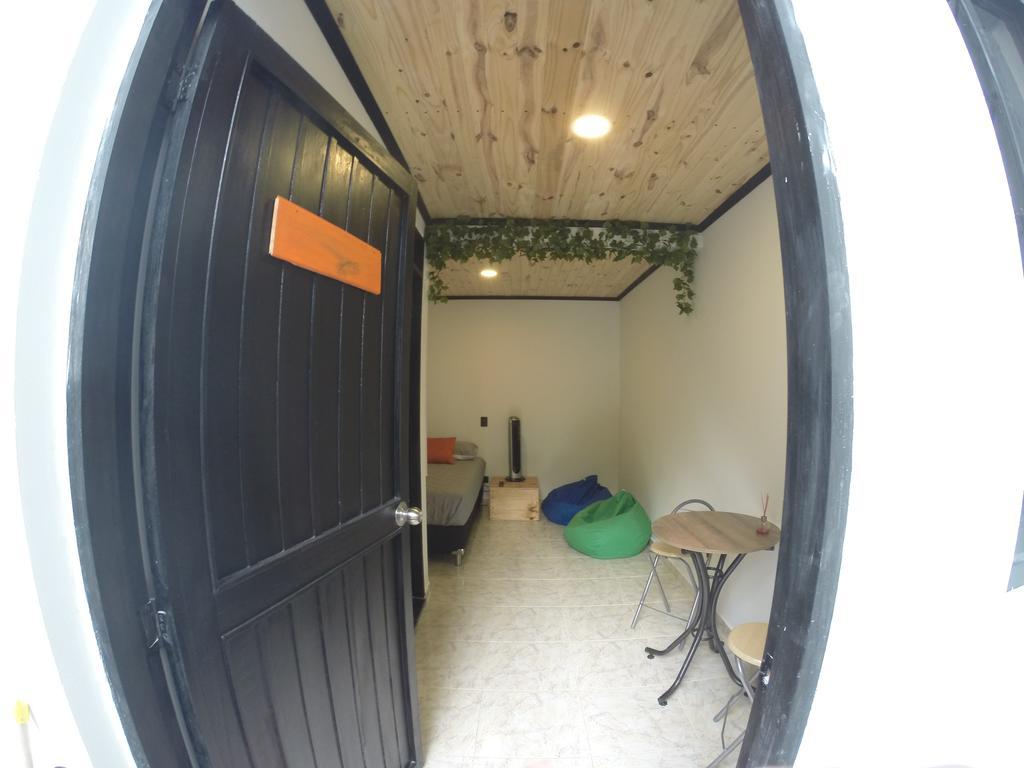 Blackpine Hostel Медельїн Екстер'єр фото