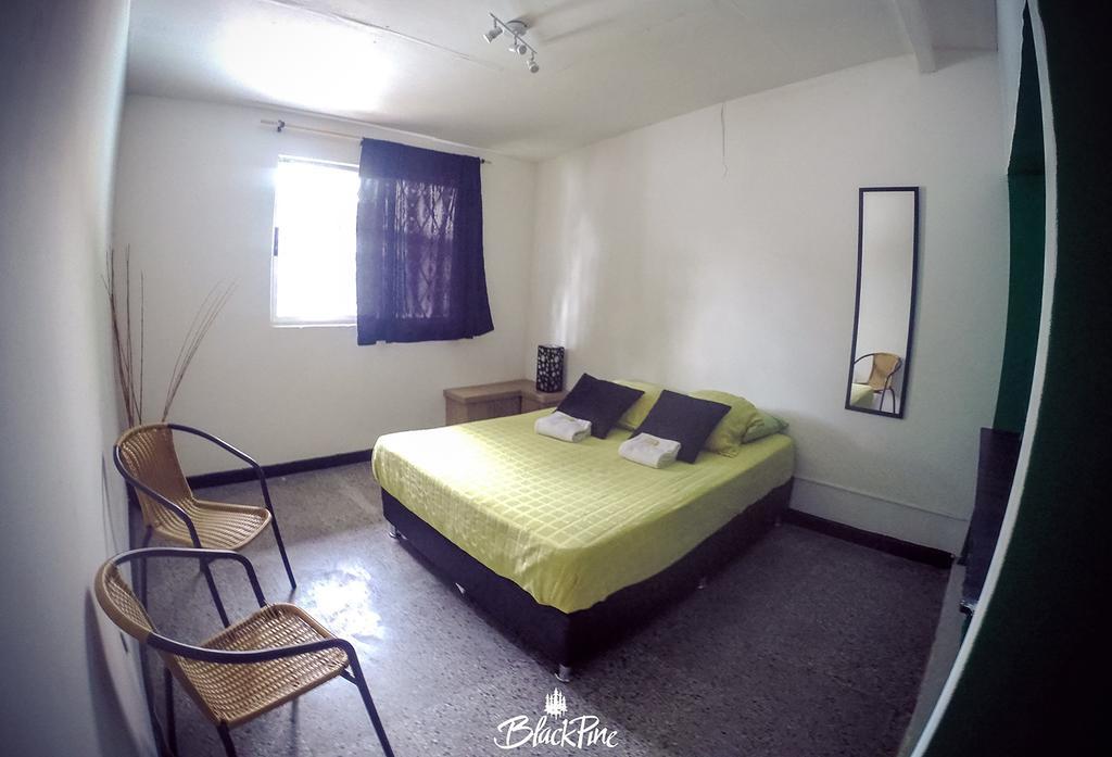 Blackpine Hostel Медельїн Екстер'єр фото