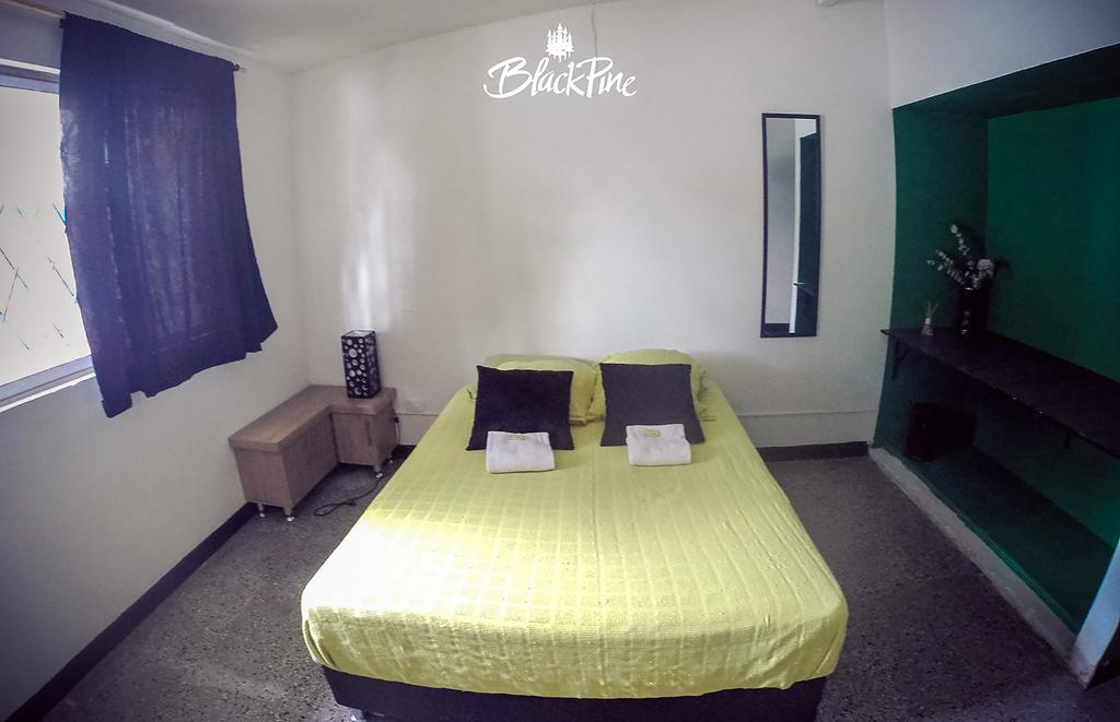 Blackpine Hostel Медельїн Екстер'єр фото