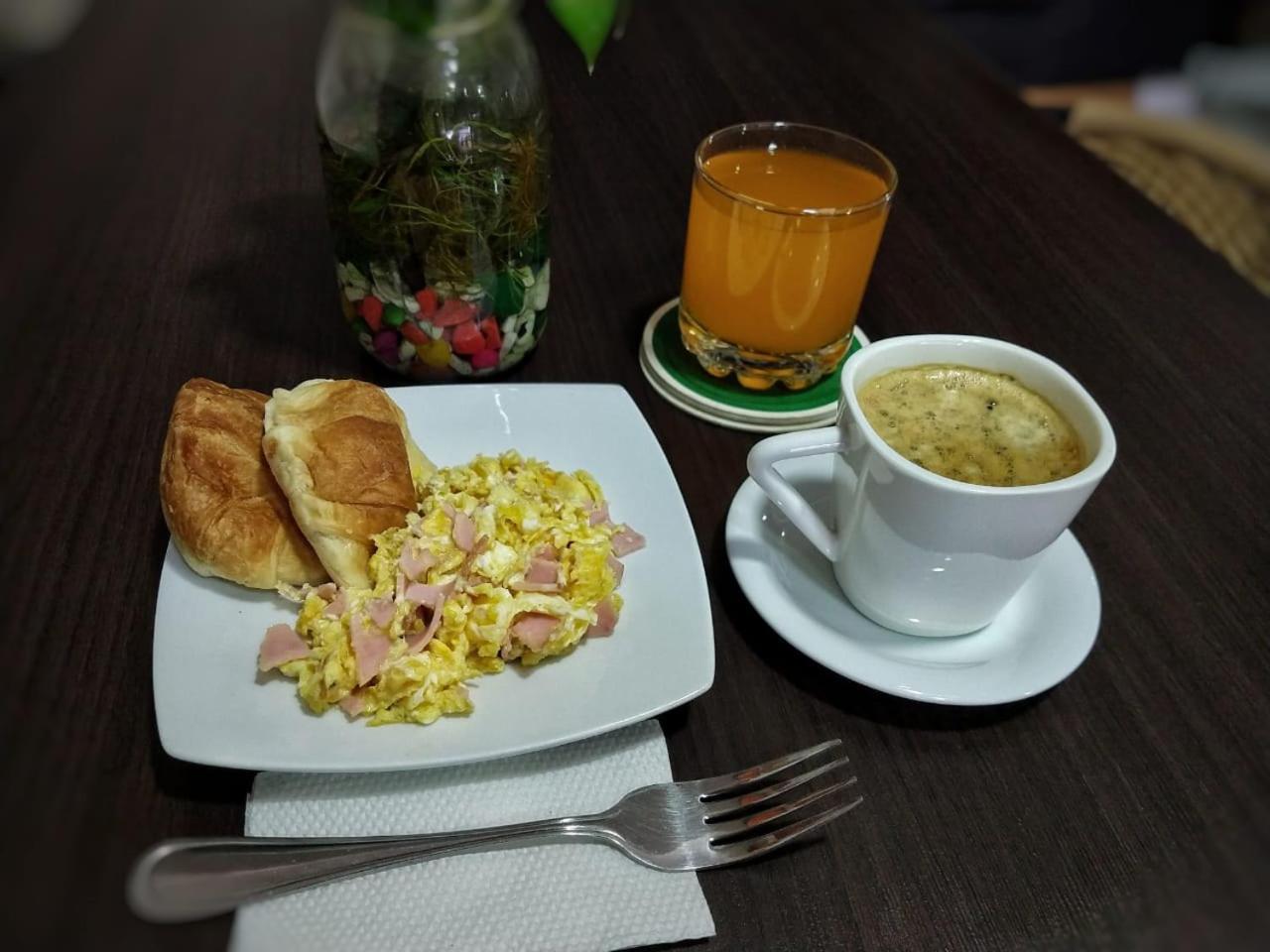 Blackpine Hostel Медельїн Екстер'єр фото